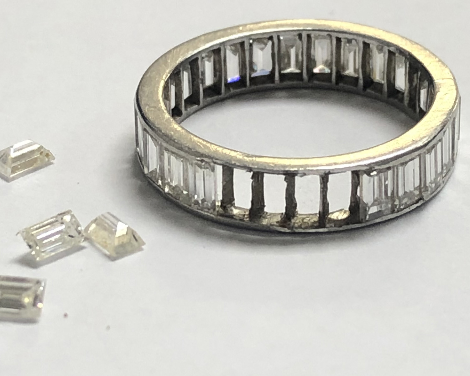 Old damaged ring being redesigned to a modern chunky version